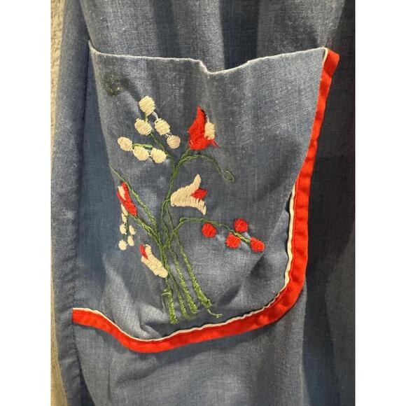 Charming Vintage Denim Wrap Dress with Embroidered Pocket- Size M - Picture 3 of 6